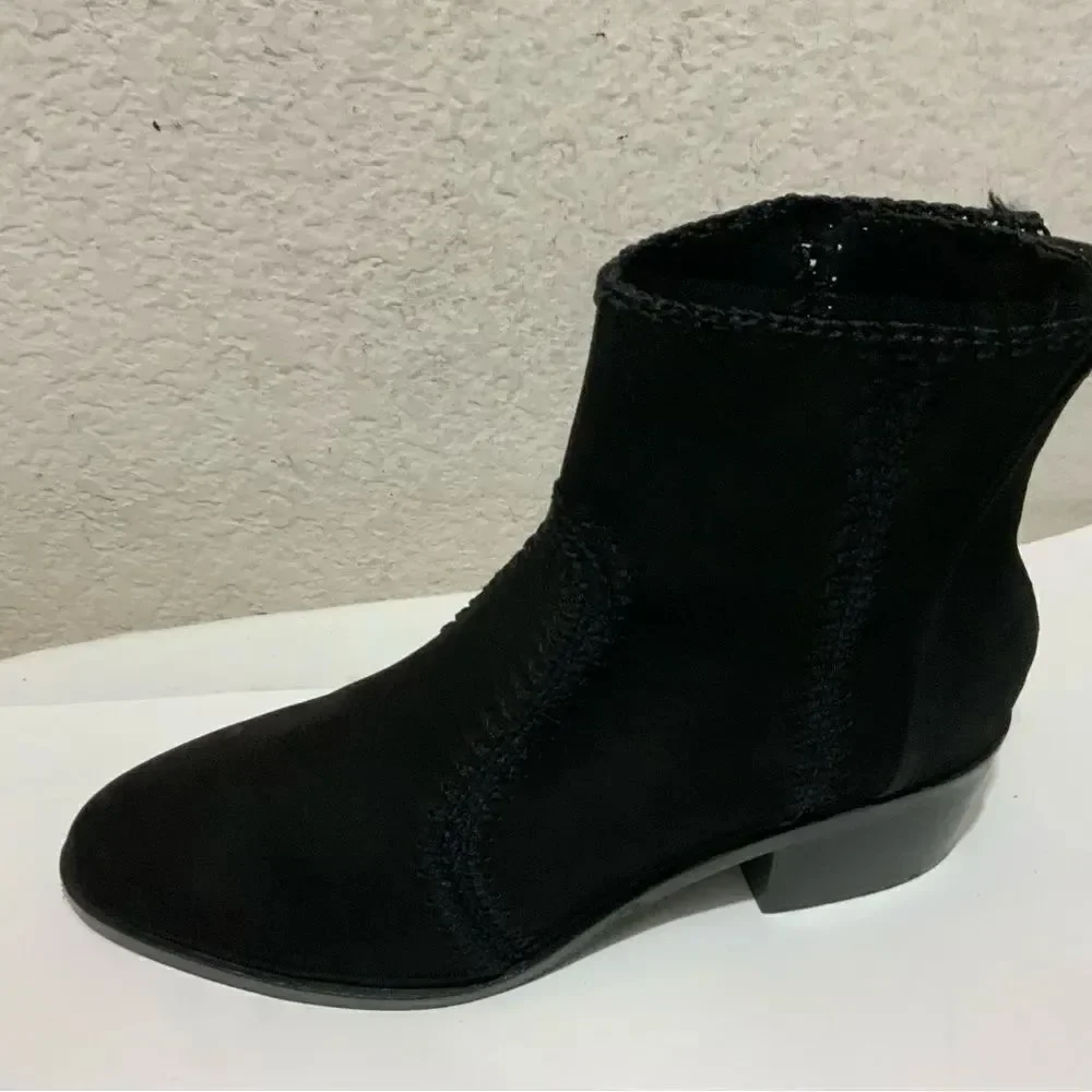 Chelsea & Violet Black Suede Lucy Boots Size 9.5 M